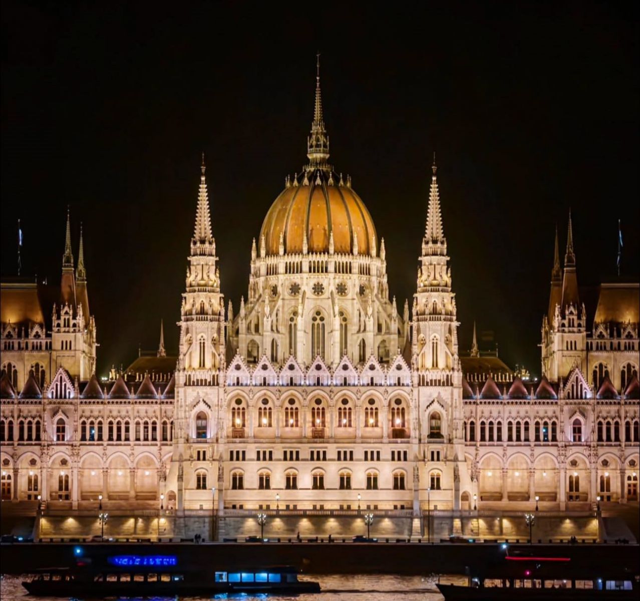 Khám phá Budapest về đêm có gì thú vị?